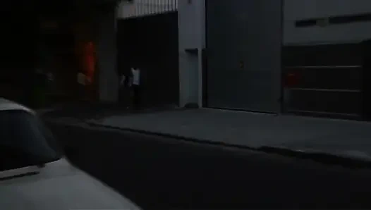 Evli kadın kocasının önünde büyük siyah yarakla sikiliyor