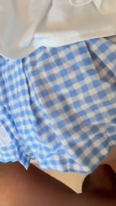 İnternetteki en iyi video, üvey kız kardeşim hizmetçi olarak beni tarafından sikiliyor!! | Klip 1