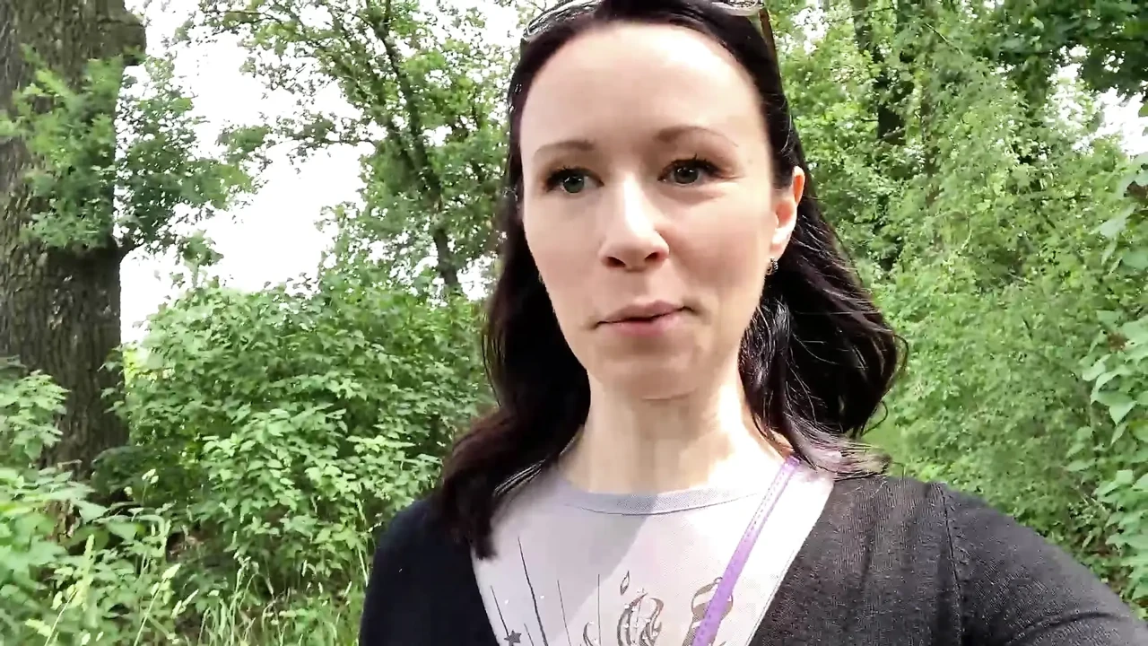 Prins! Walker mă vede făcând pipi în pădure!