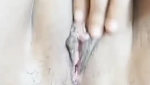 Açık göğüsler