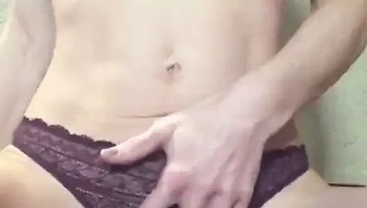 Jade-coquine: oldukça yaramaz ve evde tek başına - fışkırtma