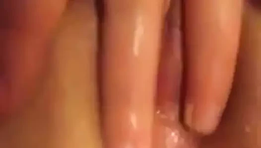 laurajanebaby Snapchat fingert ihr nasses Voetzchen 1