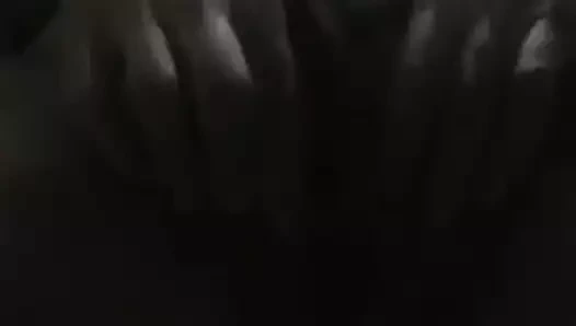 Ateşli anne amcığını gösteriyor