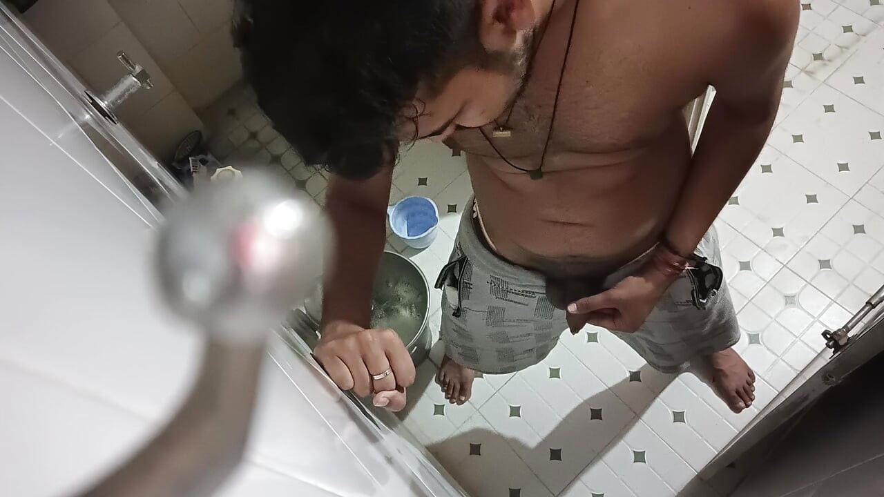 Ismaatdeva tarafından sert sikişten sonra işiyor.