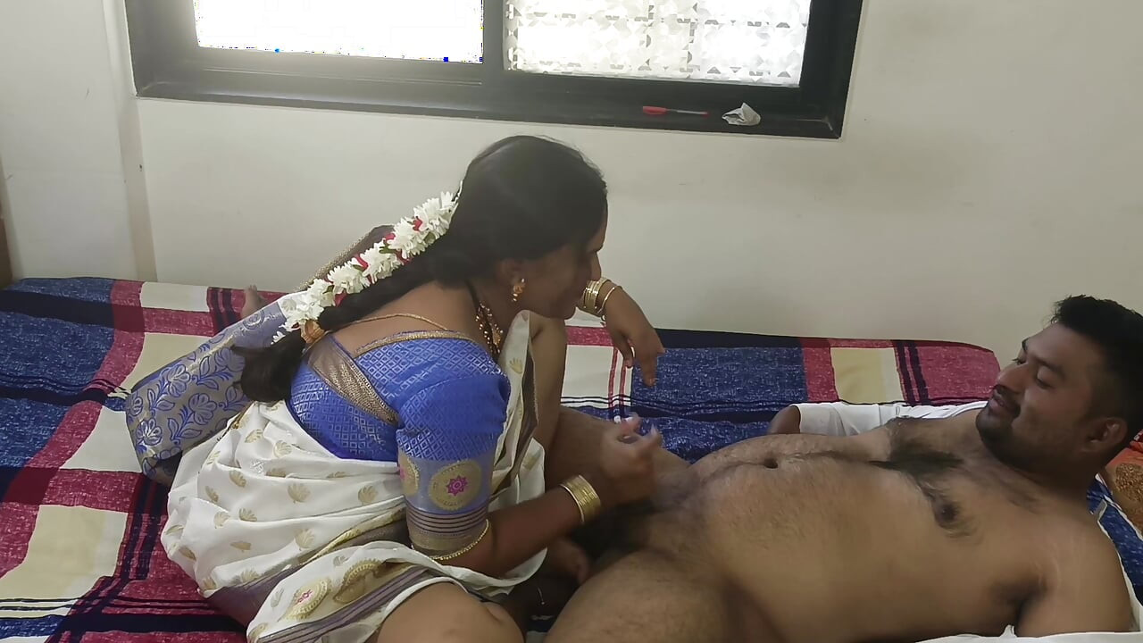 Hintli desi marathi kavita yenge erkek arkadaşıyla sari sikişiyor