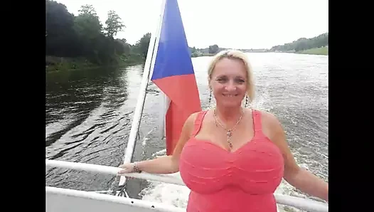 Moinka Maruskova hat dicke Titten