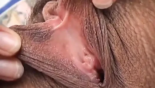 Bu Alman hatunla yakın çekim amcık açma videosu