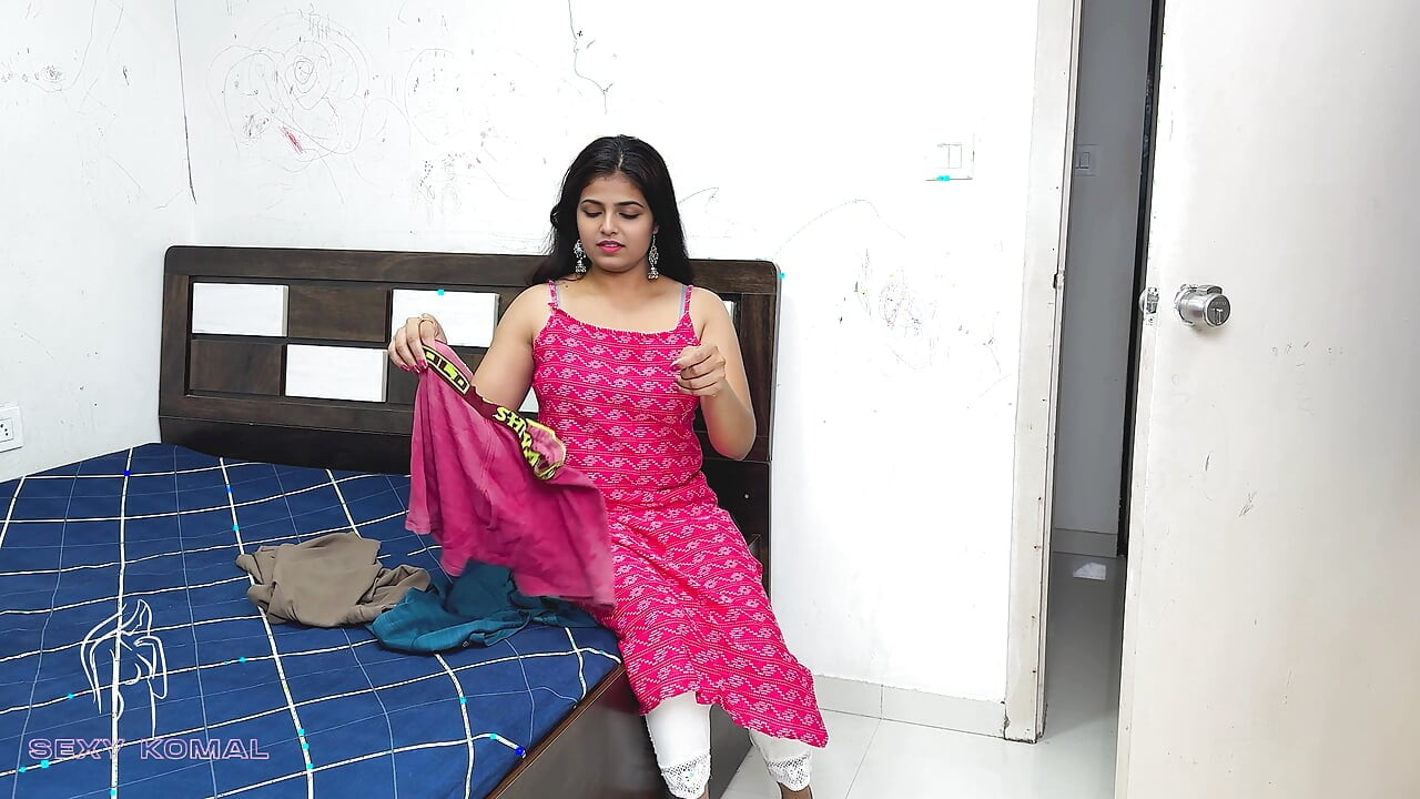 Komal's girlfriend sat on brother-in-law's clothes and started screaming, brother-in-law, you want to see your penis.