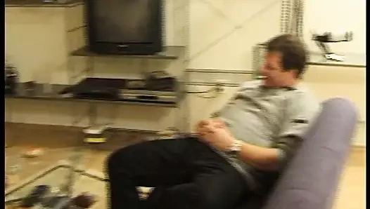 2 suessen Hasen beim Warmwichsen zugeschaut - Deu 80er Porno