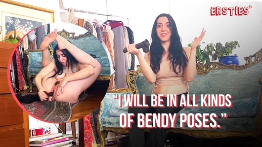 Ersties - profesyonel contortionist Natasha fışkırtana kadar dildoya biniyor