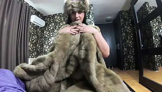 Patronun hediyesi derin sakso, kürk manto oyunu ve vücuduma boşalma