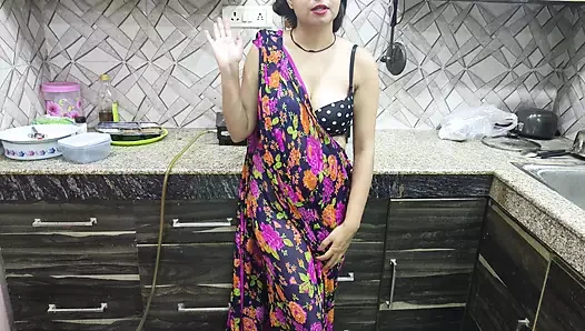 Yenge alon mutfakta ve sert yarakla sikişmek ve binmek için odama geliyor