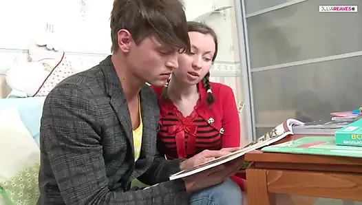 Brenda sevimli bir genç kız ve sıkı amında büyük yarakları seviyor
