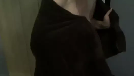 Seksi mormon milf yavaş hareket memeler sallama