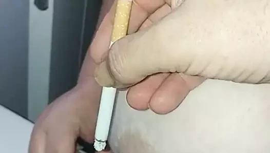 Jugando con sus Tetas