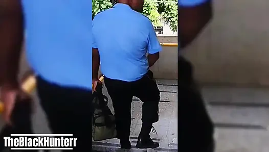 Otobüs şoförü parkta yolcuyu sevişiyor