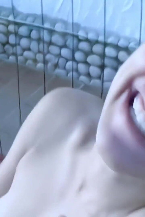Val: Nice Val striptiz yapıyor