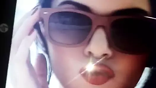 Deepika padukone tekrar saygı duruşunda bulundu