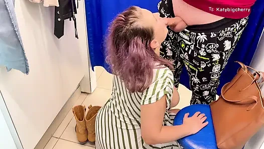 Üvey annenin seks dersleri devam ediyor. Şimdi açık havada