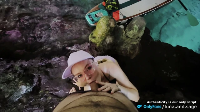 Gizli Bir Deniz Mağarasına Kürek Çektik ve Yüzen Tahtada Siktik - Gerçek Amatör Çift (POV, Ters Kovboy Kızı ve Boşalma)