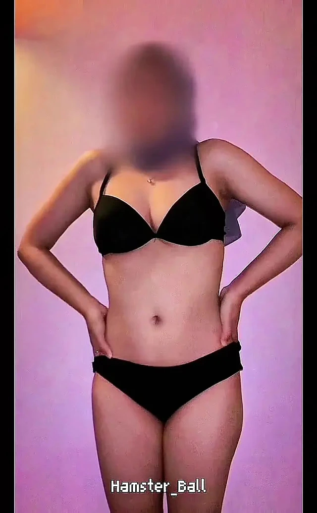 Masum ve dindar üvey kız kardeşime ilk kez seks yapmayı öğretiyorum