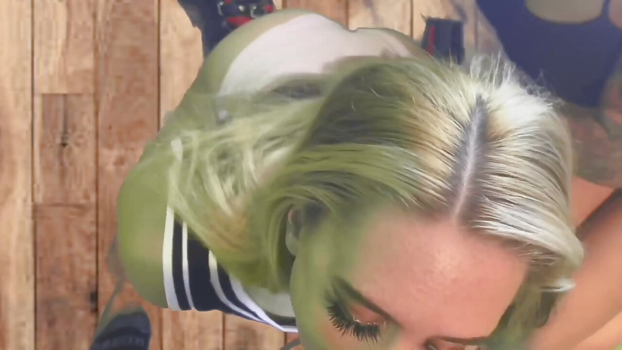 Alexa ve Cum Lee beni trenle sikiyor