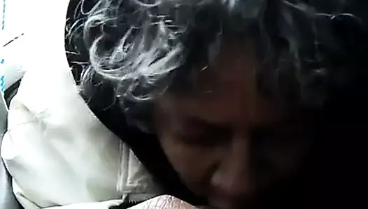 Nine fahişe vieille pute noire suce'i yutuyor