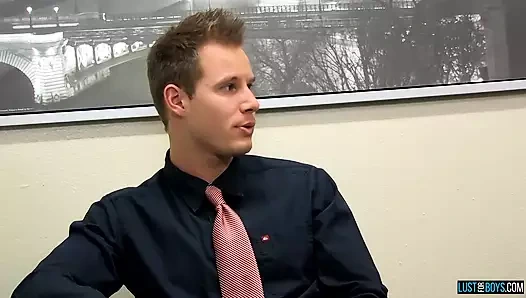 Çıplak amatörler Dylan Chambers ve Tyler Andrews götten sikişiyor