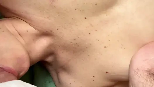 Çok hızlı boşalıyorsan yap. Ona orgazm yaşat.