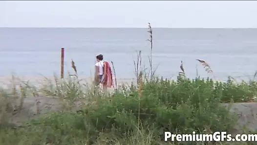 Peyton Lafferty bikinisini model ediyor ve sonra sikiliyor