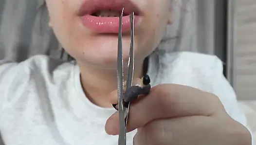 Dev götlü üvey kız kardeşim küçük üvey erkek kardeşiyle dişçide oynuyor,