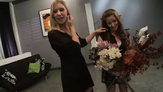 zencefil amcık sürtük sürmek dick süre sarışın olduğunu izlerken