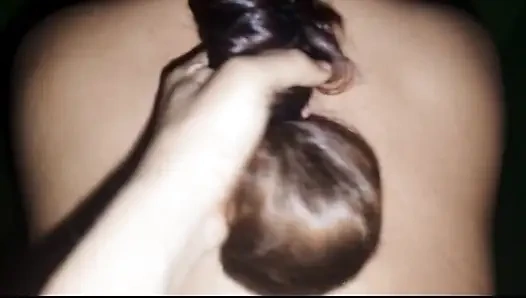 Üvey kız kardeşimi banyoda saçını tutarak siktim - sert tabu saç domaltarak çekiyor