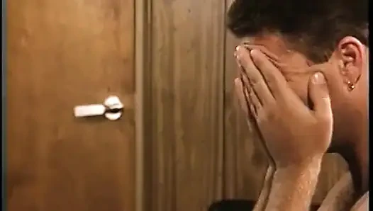 Çift 69 pozisyonunda oral seks yapıyor