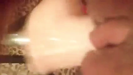 Aptal amcık makineyi becermek için nişanlı!