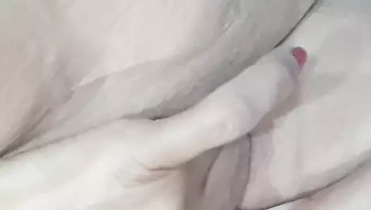 Bir arkadaşla konuşurken fışkırtıyor...