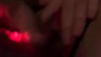 Karım eşimin önünde vibratörle