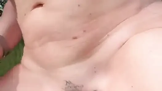 Gölde şırıngalarla sınırsız çıplak koşuşturma