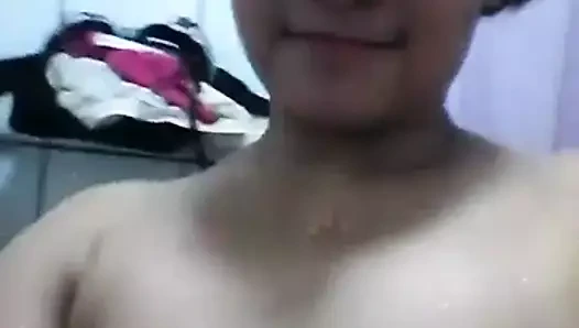 Tiara pamer'ın vücudu