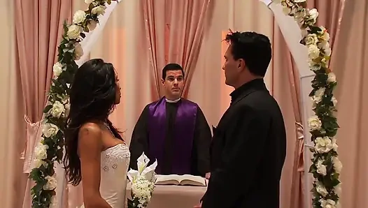 Sağdıcı arkadaşının gelini için ekstra mil gidiyor