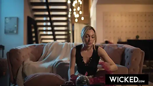 Wicked - ateşli sarışın hatun Lily Labeau aldattıktan sonra sert sikiliyor