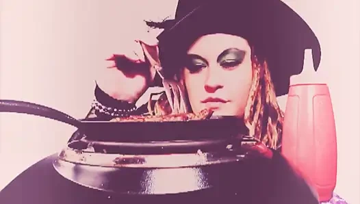 Yumuşak etini boğazıma atmadan önce domuz itirafı