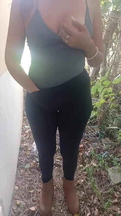 Волнующий момент из "Я прохожу мужчин, наполненных соком в лесу во время моей утренней пробежки"