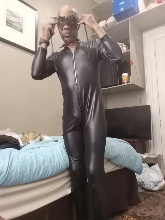 Sadece burada ve orada sikiş