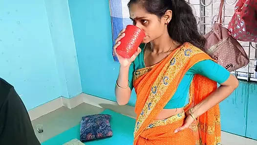 Güzel ateşli kız parnita evde seks yapıyor