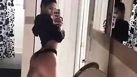 Güzel göt - çıplak değil