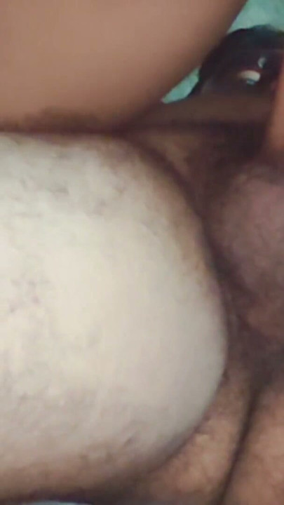 Desi Husband and wife honeymoon viral Sex video Oyo room | Clip 1