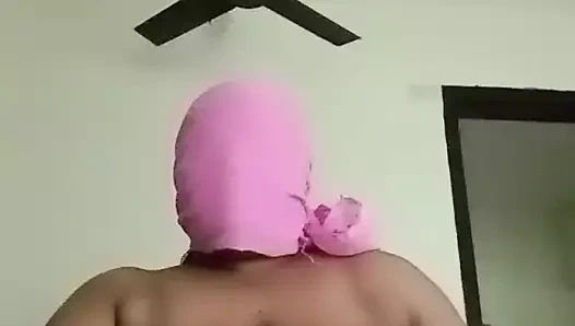 Üniversite öğrencisi yatak odasında parmak masajıyla kendini tatmin ediyor