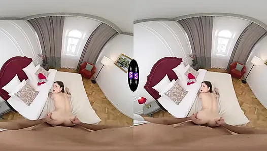Mandy Moon spor salonundan sonra çay içmek yerine yarak emiyor - teenmegaworld