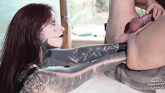 Tatilde anal yumruk sokma
